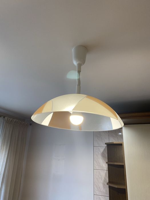 Do kuchni zyrandol szklany.