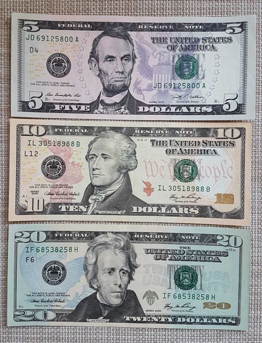 Trzy banknoty amerykańskie - 20$ +10$.+5$