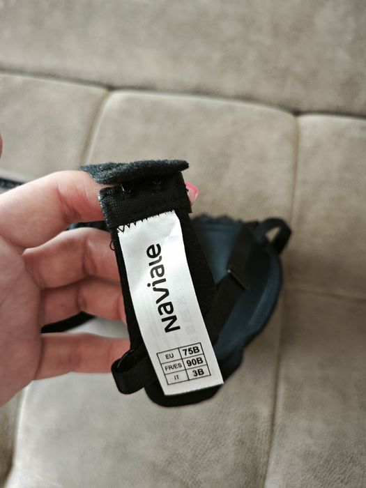 Чорний бюстгальтер Naviale LB.03.001 розмір 75B