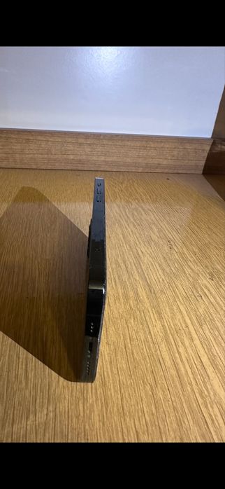 Продам айфон 12 про