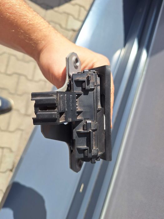 Zamek Tylnej Klapy Bagażnika Ford Focus MK3