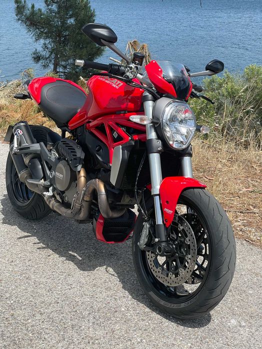Ducati Monster 1200S