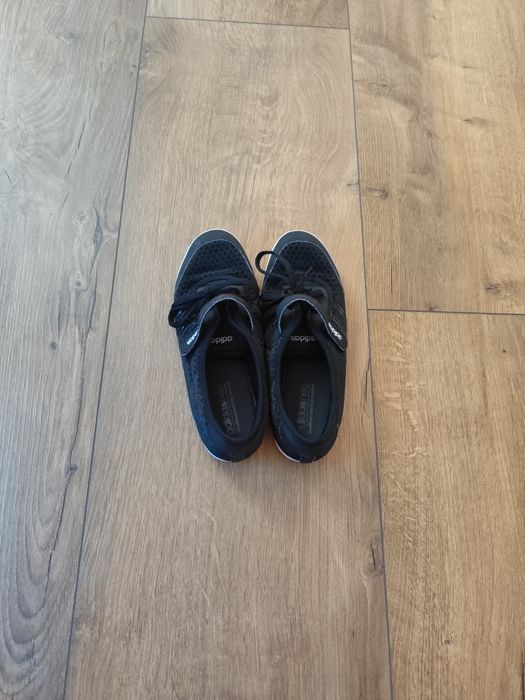 Buty czarne adidas rozmiar 38 z sznurówką i na żep