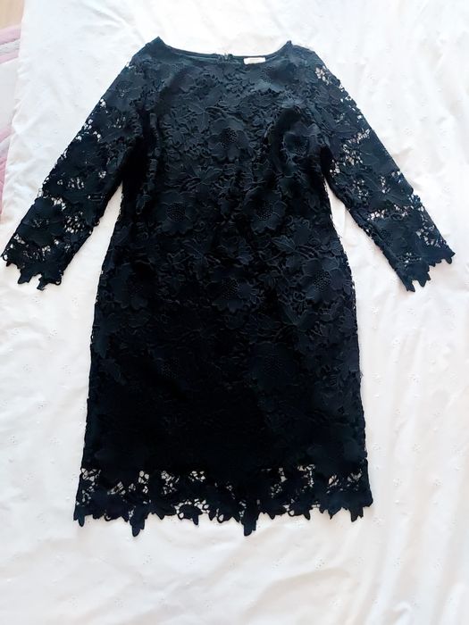 Маленькое чёрное,брендовое  платье. Красивая моделька.Качество ! 50-52