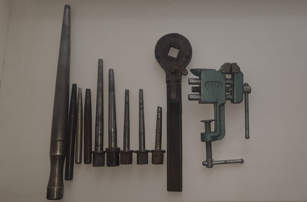 Ювелирные тиски,ригеля( рихтовники),ключ род них,ссср.