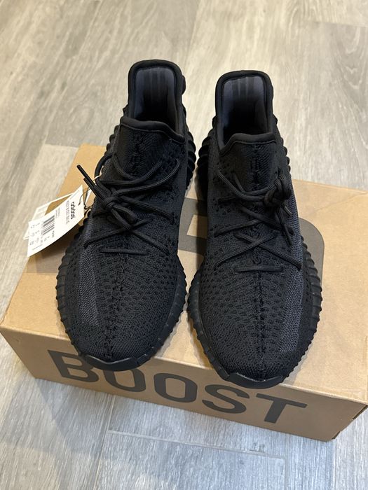 Yeezy Boost 350 V2 Onyx Black