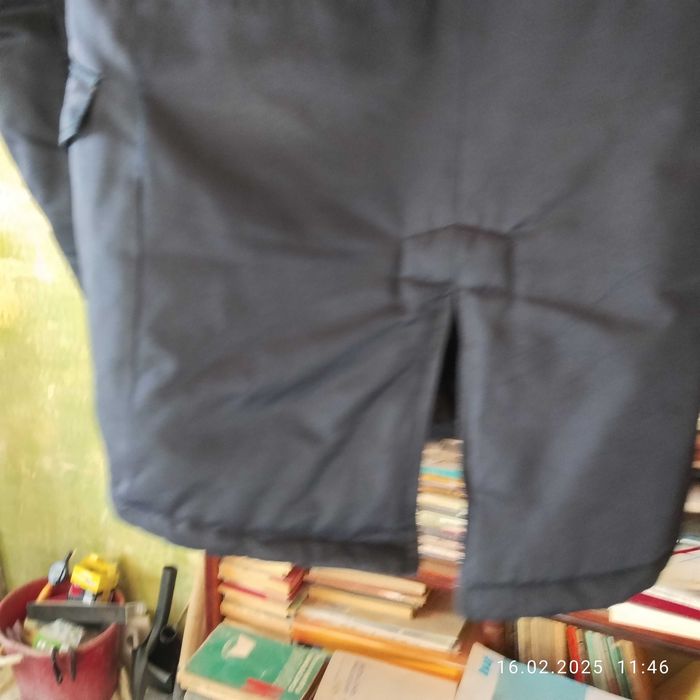 Продаю мужскую зимнюю куртку.