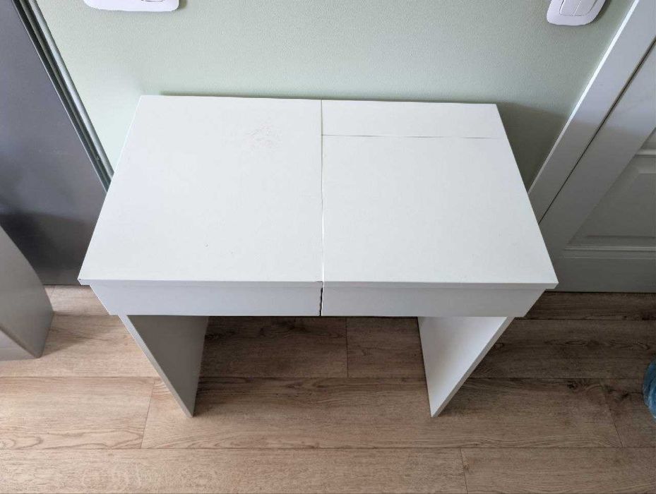 Столик туалетний ikea