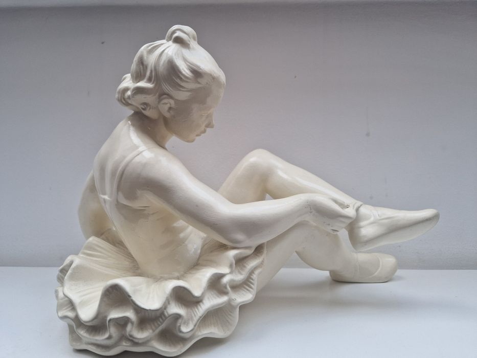 Figurka ceramiczna baletnicy wytwórnia Jihokera Bechyne