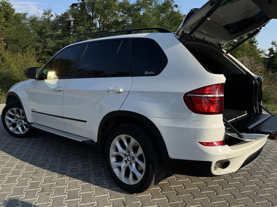 BMW X5 2012 року