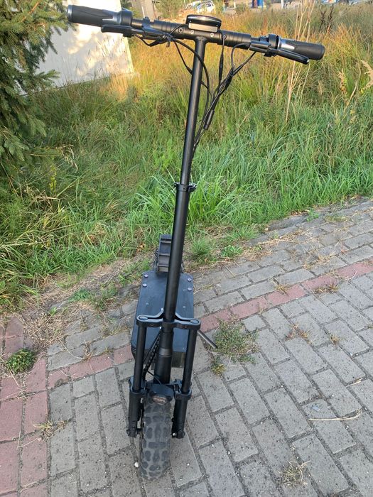 Електросамокат GIANT M11