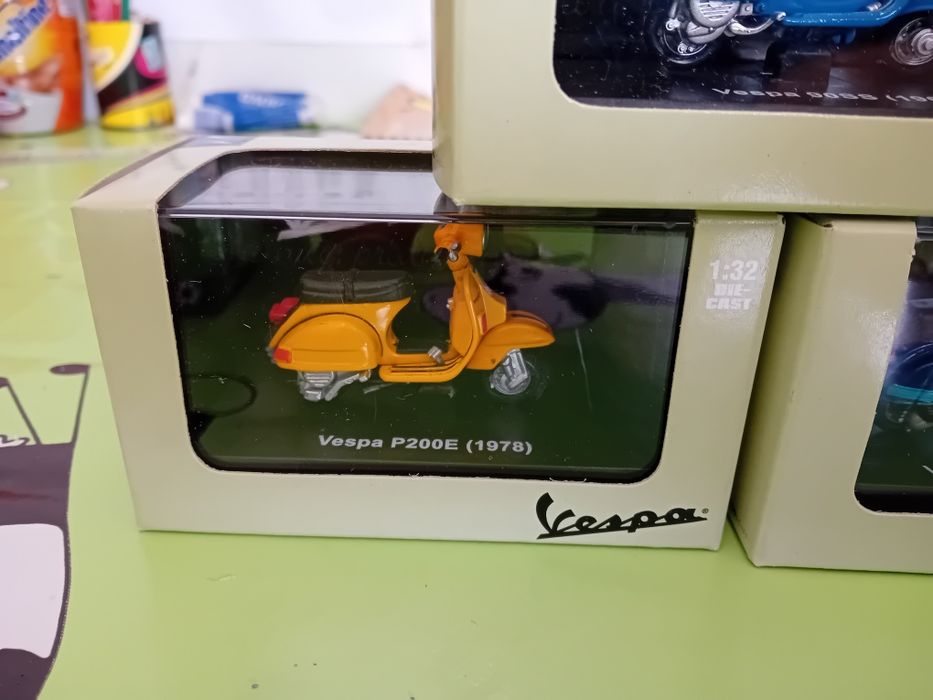 Vespas em miniatura
