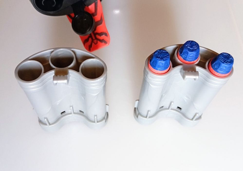 Spiderman Nerf deluxe Shooter.