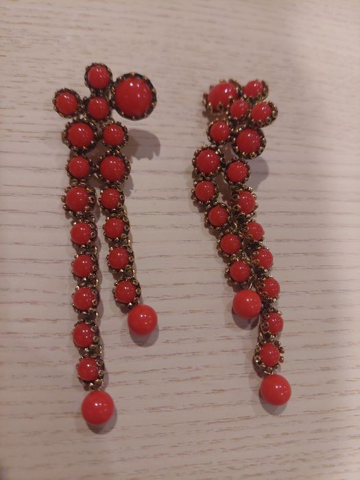 Brincos vermelhos Zara