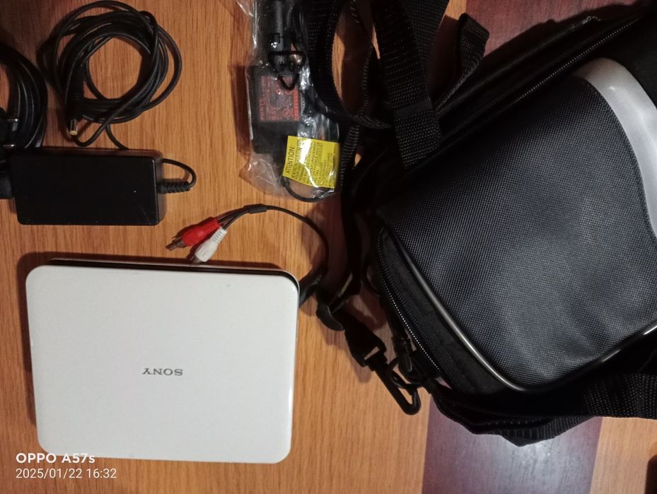 Leitor de DVD/CD portátil Sony DVP- FX 720