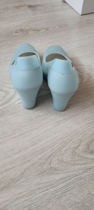 Buty letnie na koturnie