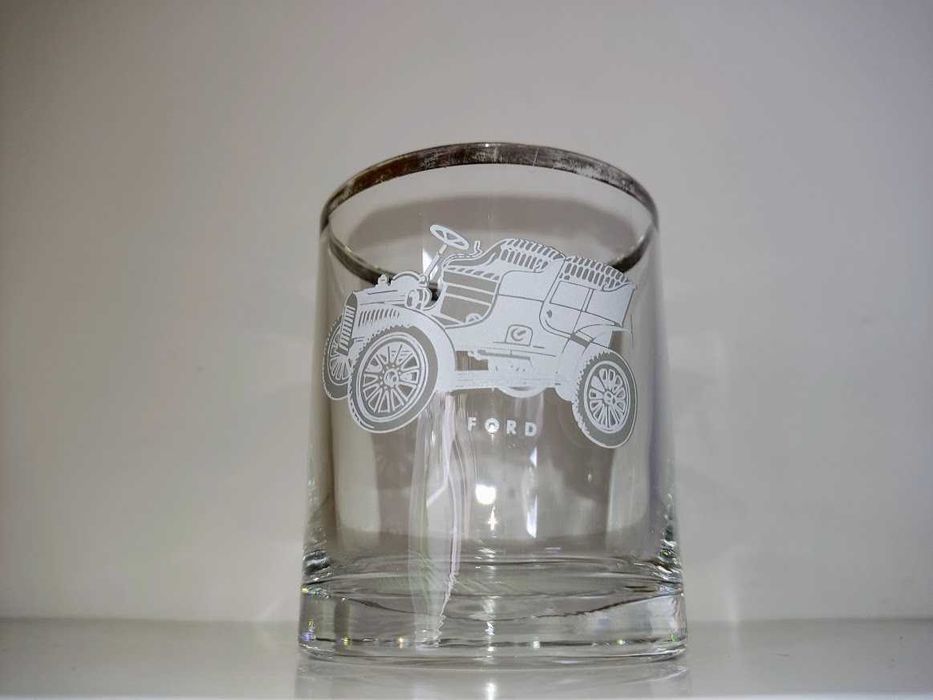 Copos vidro whisky coleção Ford e Black Tulip