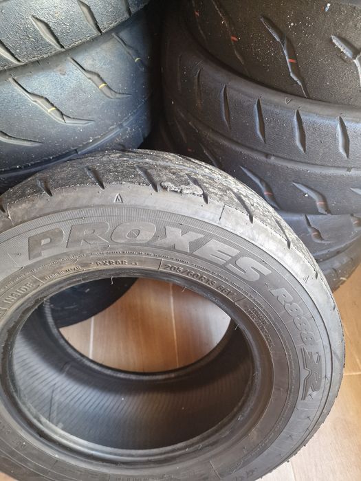 Pneus toyo r888r usados e slicks