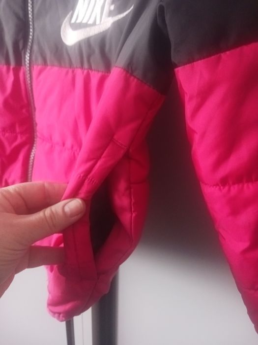 Kurtka jesienna przejściówka Nike rozm. 110/116