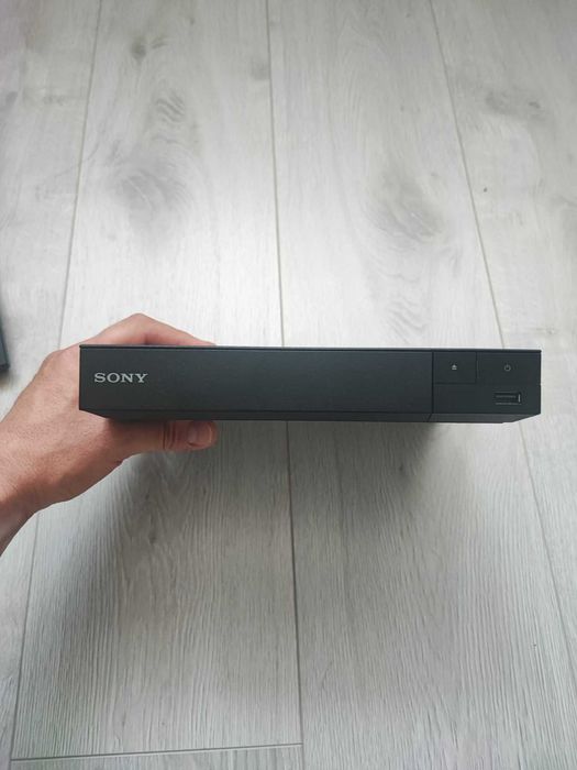 Продам Blu-ray плеер Sony BDP-S1700