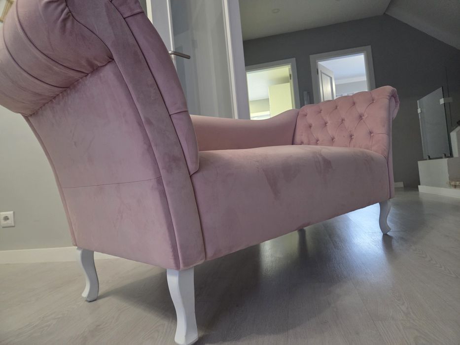 Sofa capitone rosa