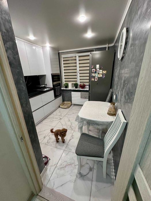 3 кімнатна квартира в Центрі з дизайнерським ремонтом[]