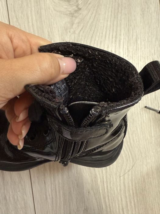 Чобітки ботінки next на дівчинку 22 р лакові