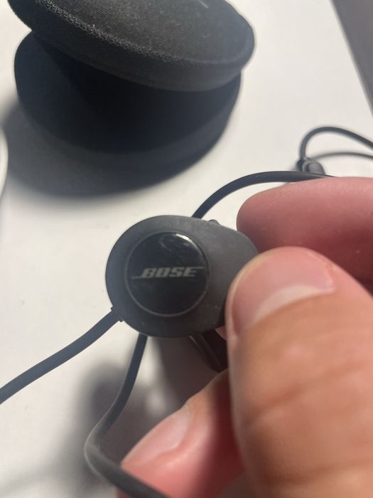 Bose soundsport wirless bluetooth in ear headphones