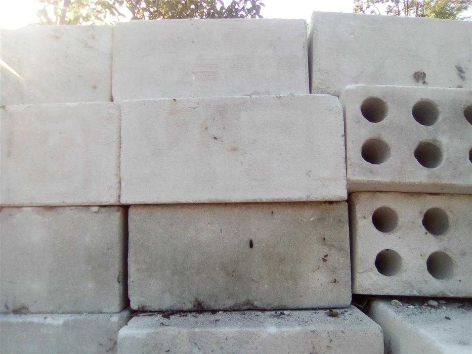 Cegła bloczek wapienno- piaskowy 250x120x220mm