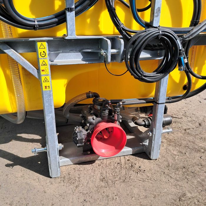 Обприскувач італійський Moccia 1000л 16м + Arag 400S, опрыскиватель