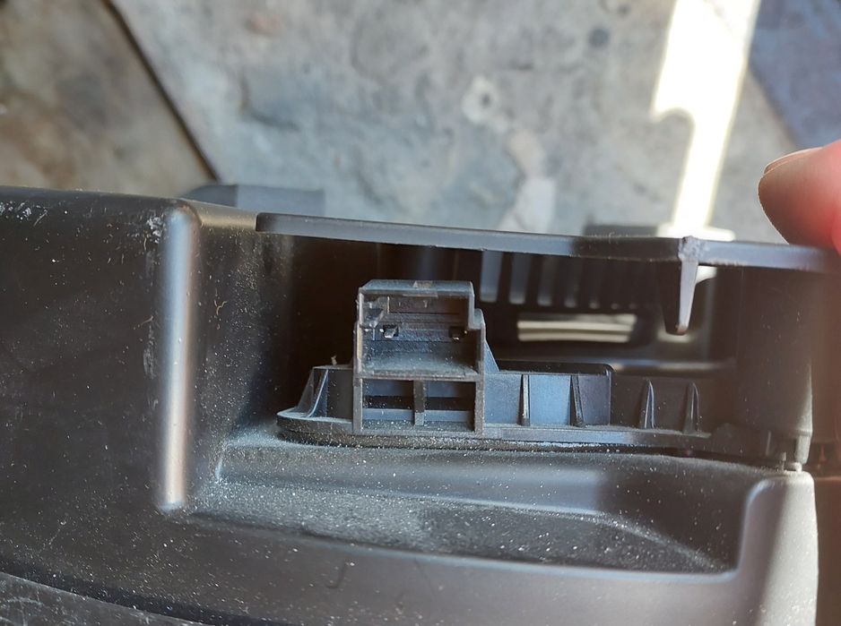 Сабвуфер Audi Q5 Сааб