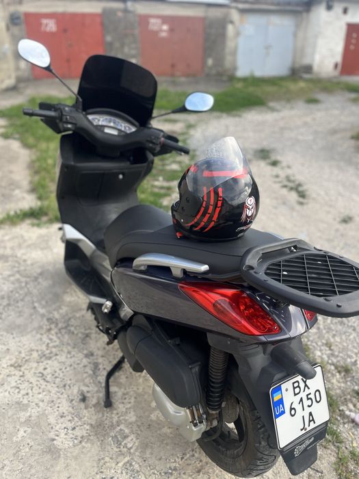 Yamaha x max 250 кубів з доками