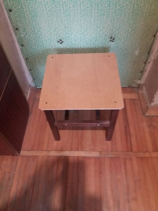 Столик для детей или для цветов