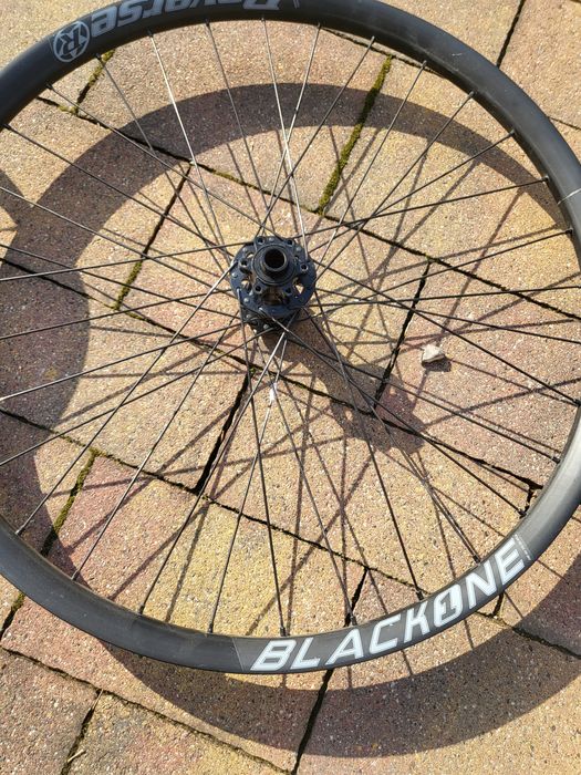 Reverse BlackOne 2 szt , piasty jak nowe