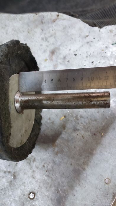 Круг войлочный с оправкой