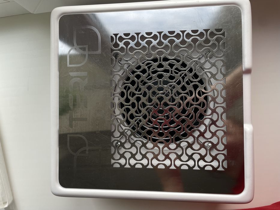 Настільна манікюрна витяжка Teri 800 М біла