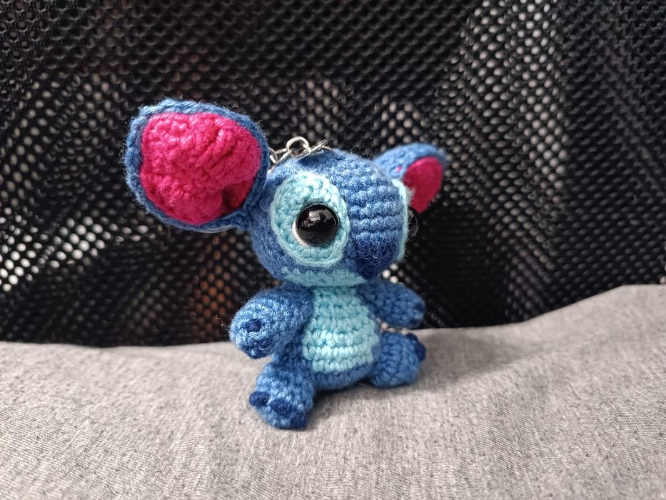 Breloczek Stitch rękodzieło na szydełku zawieszka