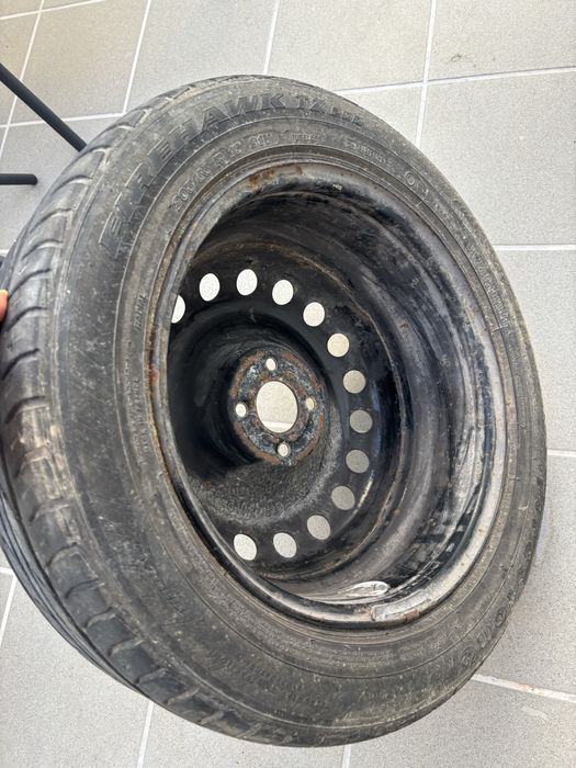 Pneu 205/55 R 16