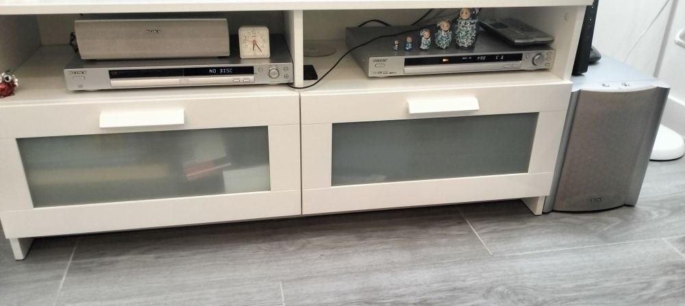 Sistema de som sony.