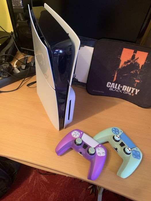 Ps5 slim blue-ray состояние новой.