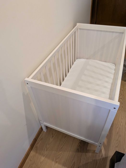 Berço IKEA com colchão
