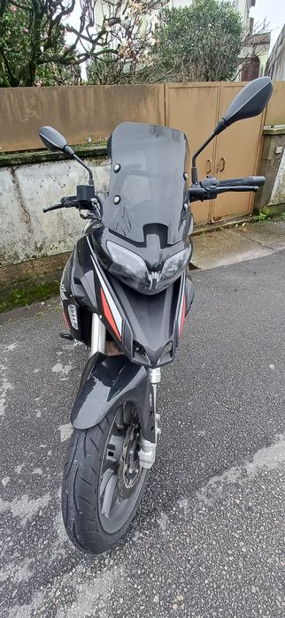 Benelli TRK 251 / 2025 / 4000KM -  3000€