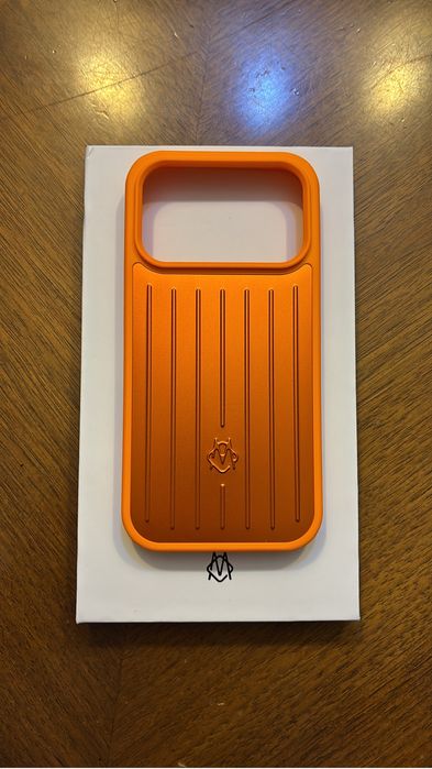 Capa laranja 17 pro