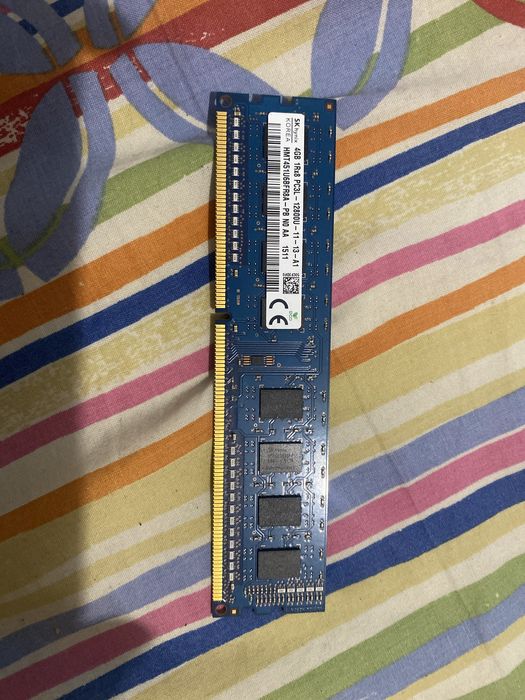 Плашка памяти 1 ГБ ДДР 3