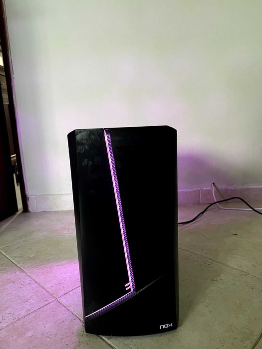 Gaming PC - powered by AMD