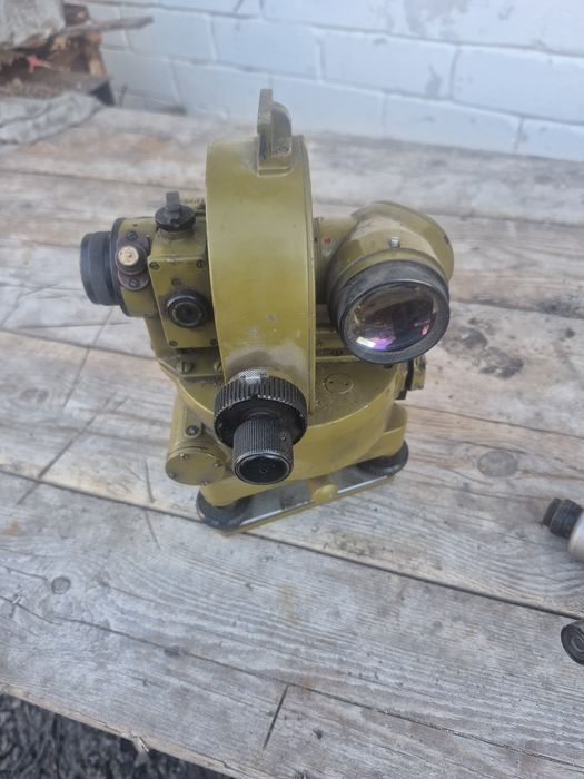 Теодоліт буссоль