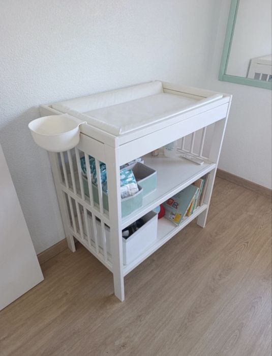 Trocador e acessorios Ikea