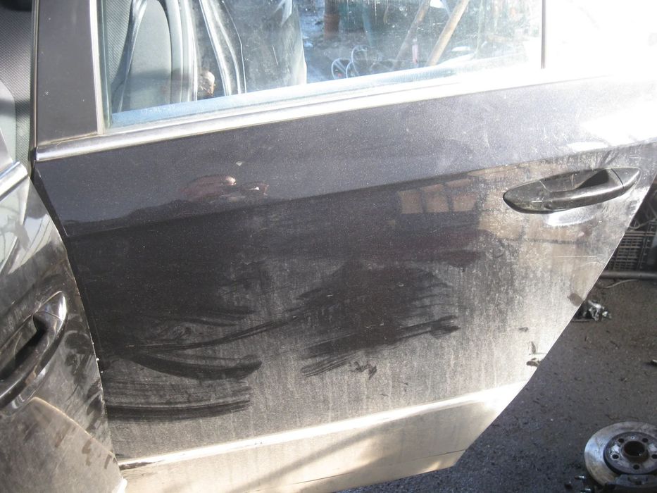 VW Passat B6 drzwi kolor LC9X