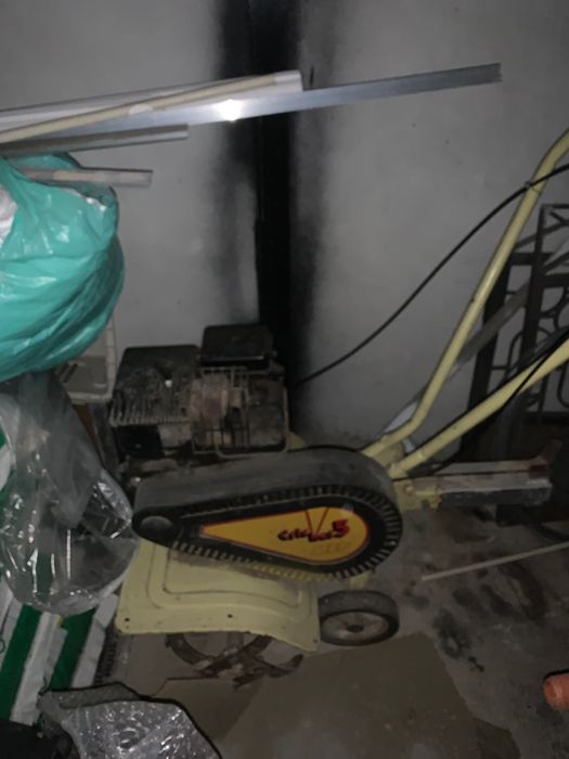 Moto cultivador de varais