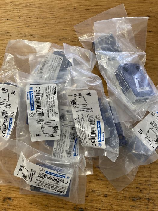 10 x Interruptor de limite Limit Switch 240VAC 5A ZCMD21 Telemecanique64564387757185121